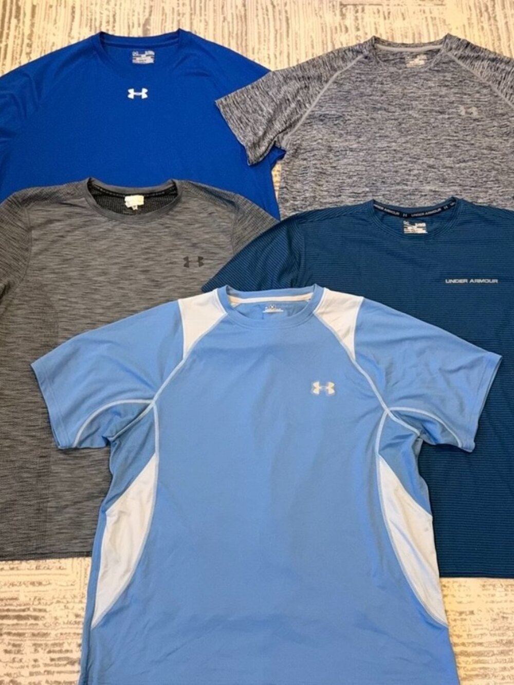 NEW/Once Worn Under Armour Men's XL 5-drifit t-shirts Bundle
